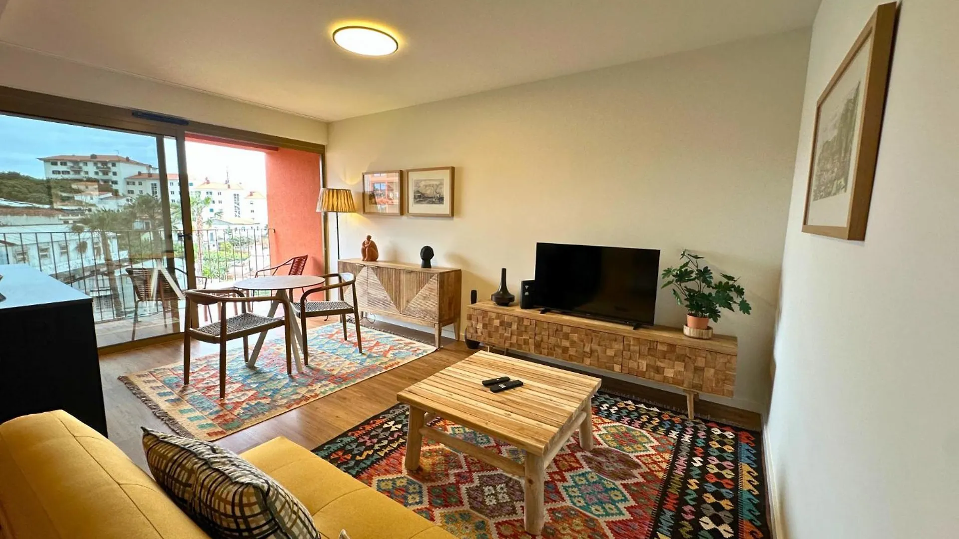 Colours By Madeira Best Apartments 푼샬 포르투갈